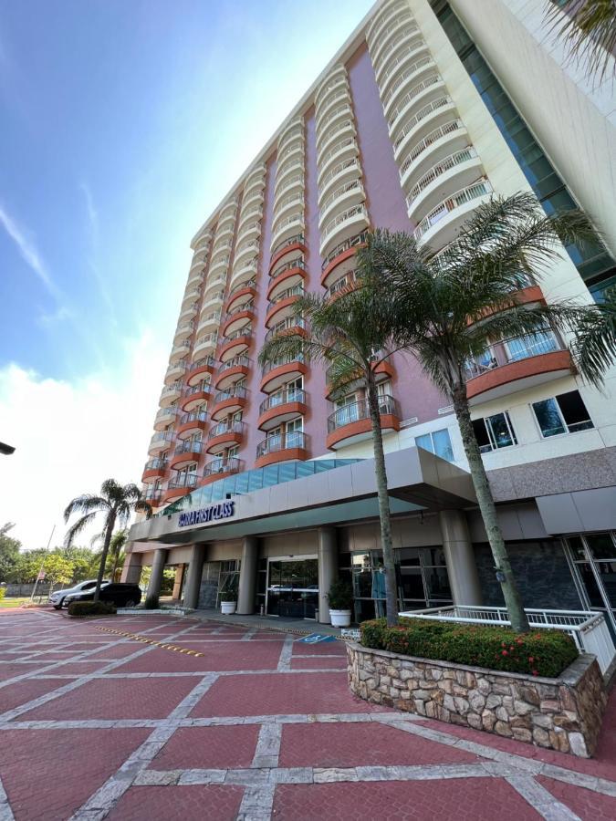 Flat Com Vista Panoramica -15- Na Barra Da Tijuca - Estacionamento Gratuito - Frigobar - Ar Condicionado - Piscina - Academia - Balsa Para Praia Gratis - Varanda - Vista Parcial Mar E Lagoa Rio de Janeiro Exterior photo