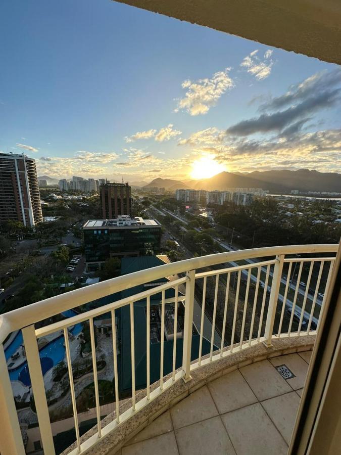 Flat Com Vista Panoramica -15- Na Barra Da Tijuca - Estacionamento Gratuito - Frigobar - Ar Condicionado - Piscina - Academia - Balsa Para Praia Gratis - Varanda - Vista Parcial Mar E Lagoa Rio de Janeiro Exterior photo