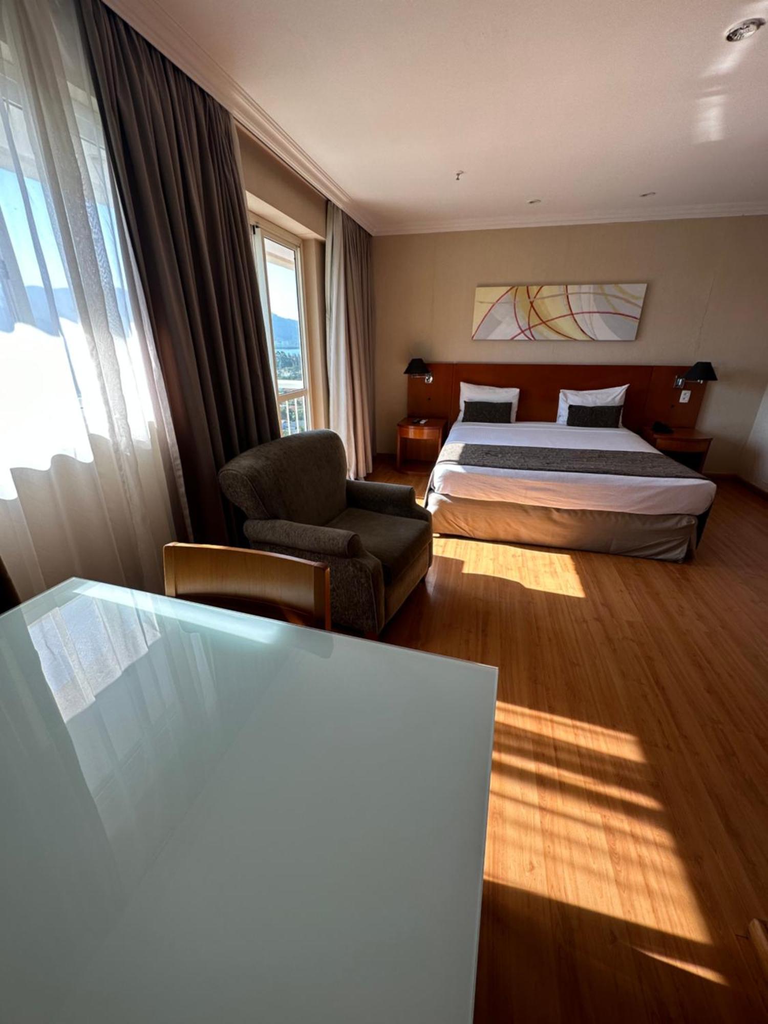 Flat Com Vista Panoramica -15- Na Barra Da Tijuca - Estacionamento Gratuito - Frigobar - Ar Condicionado - Piscina - Academia - Balsa Para Praia Gratis - Varanda - Vista Parcial Mar E Lagoa Rio de Janeiro Exterior photo