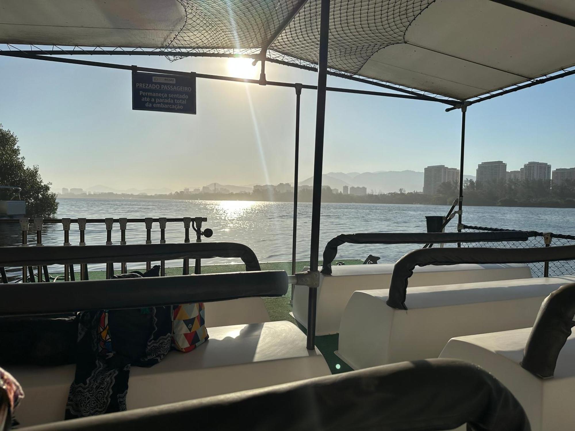 Flat Com Vista Panoramica -15- Na Barra Da Tijuca - Estacionamento Gratuito - Frigobar - Ar Condicionado - Piscina - Academia - Balsa Para Praia Gratis - Varanda - Vista Parcial Mar E Lagoa Rio de Janeiro Exterior photo