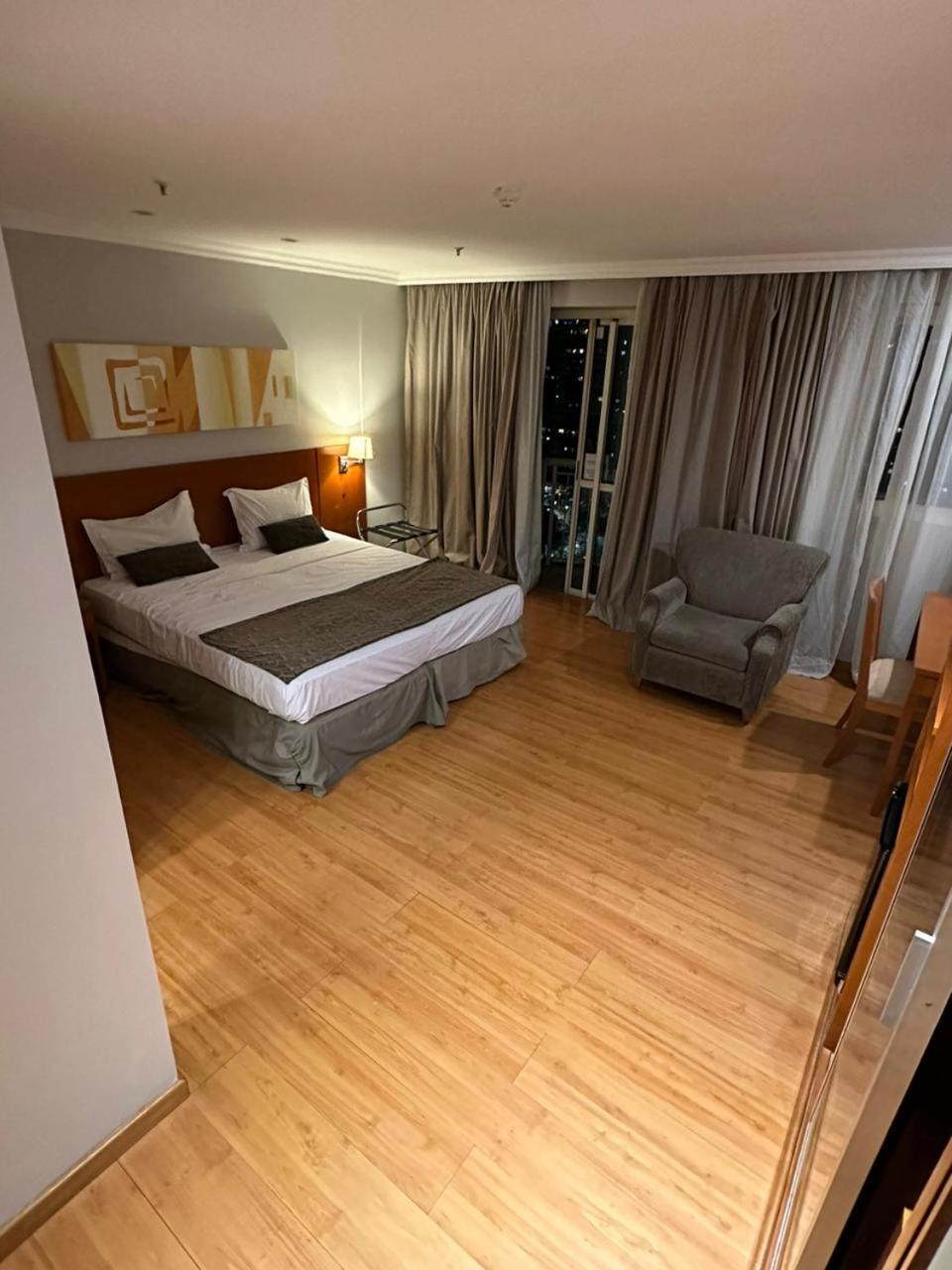 Flat Com Vista Panoramica -15- Na Barra Da Tijuca - Estacionamento Gratuito - Frigobar - Ar Condicionado - Piscina - Academia - Balsa Para Praia Gratis - Varanda - Vista Parcial Mar E Lagoa Rio de Janeiro Exterior photo
