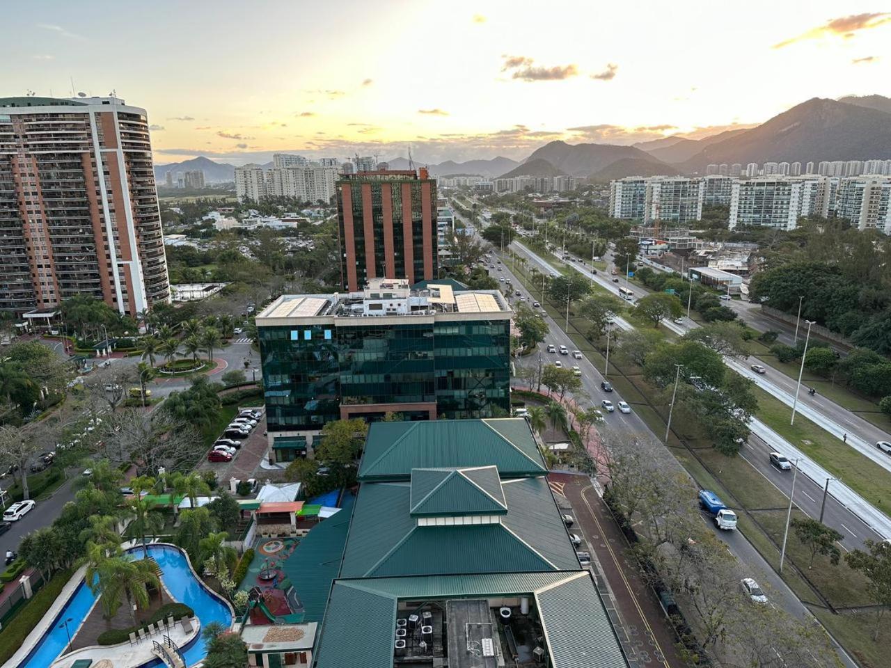 Flat Com Vista Panoramica -15- Na Barra Da Tijuca - Estacionamento Gratuito - Frigobar - Ar Condicionado - Piscina - Academia - Balsa Para Praia Gratis - Varanda - Vista Parcial Mar E Lagoa Rio de Janeiro Exterior photo